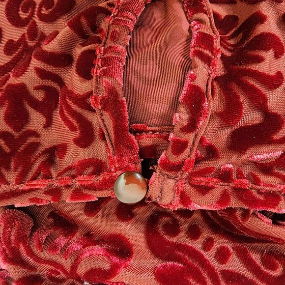 Cato Top Womens Velvet Burnout Size 3X Red Keyhole Neck 3/4 Sleeve Whimsigoth - Picture 9 of 11